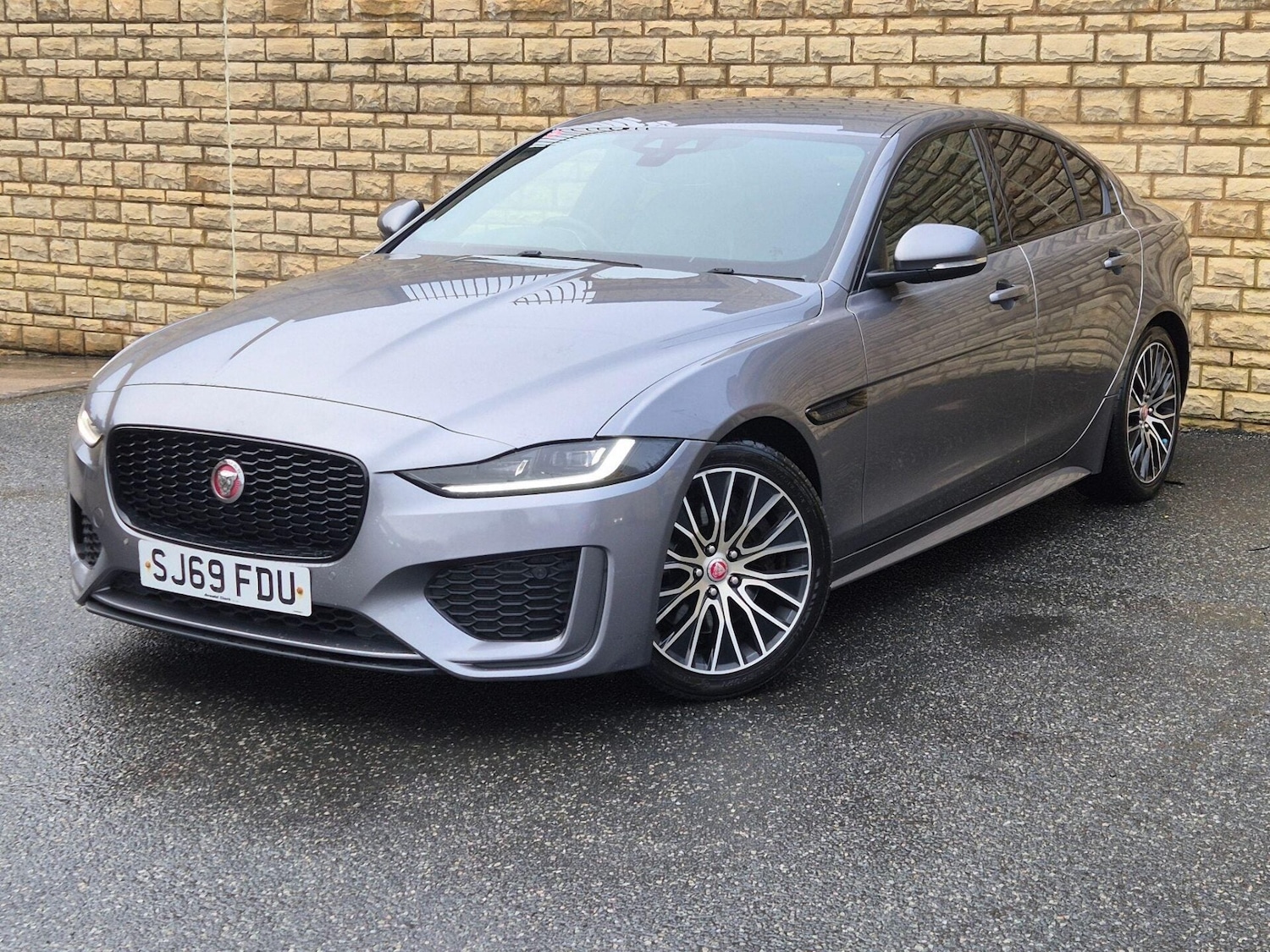 Used Jaguar XE 2019 for sale - 77391786: Photo 3