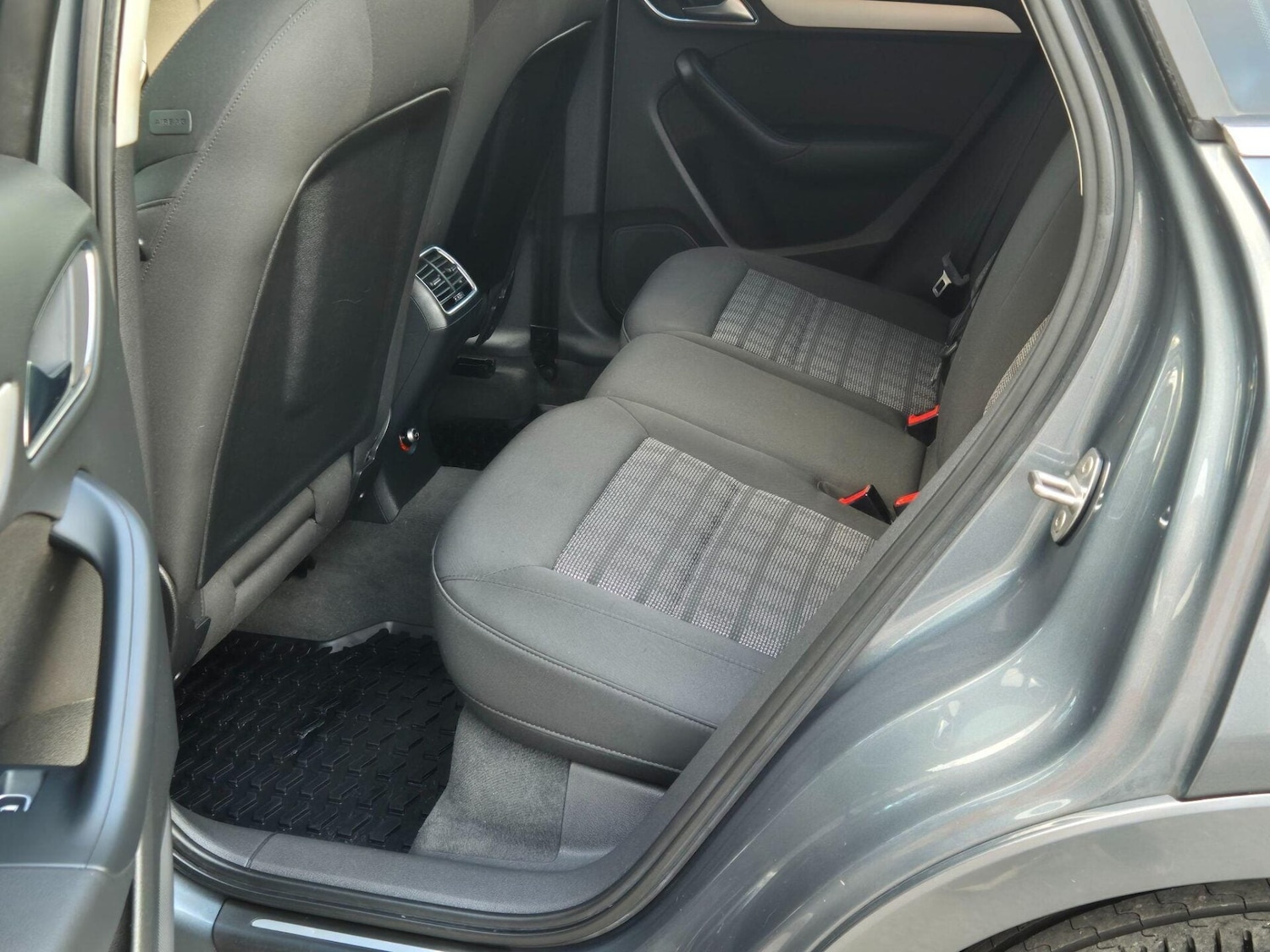 Used Audi Q3 2015 for sale - 77093819: Photo 18