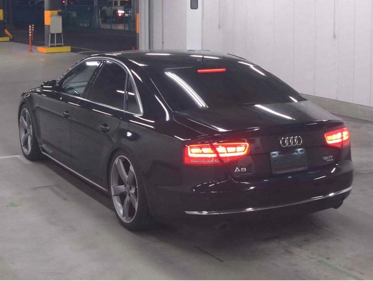 Used Audi A8 for sale - 78100549: Photo 4