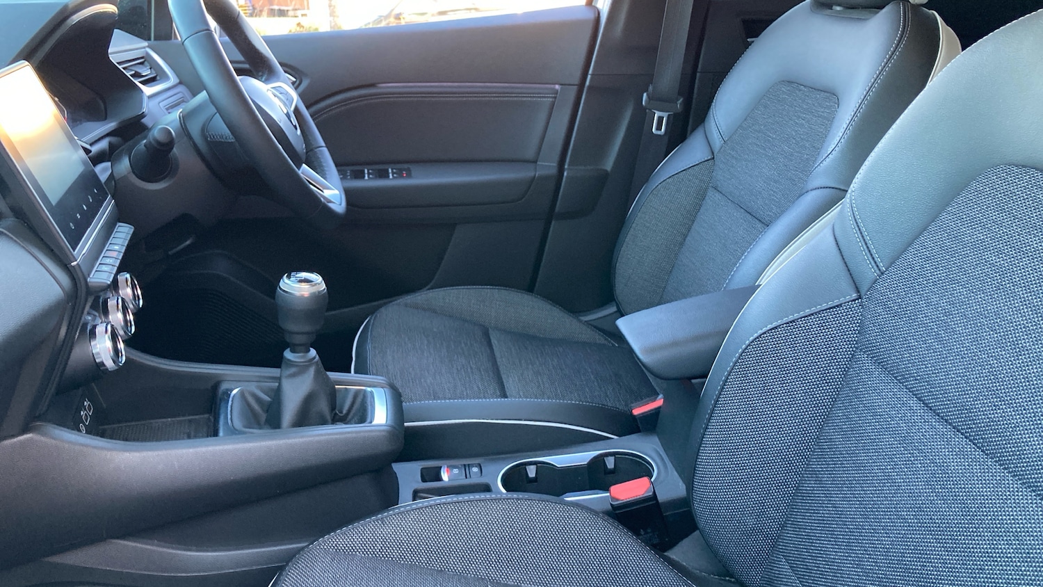 Used Renault Captur 2024 for sale - 76738671: Photo 25