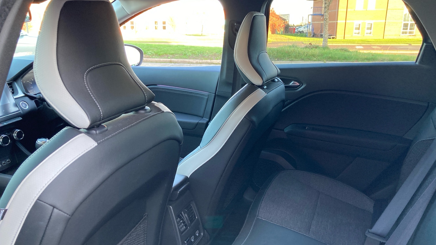 Used Renault Captur 2024 for sale - 76738671: Photo 28