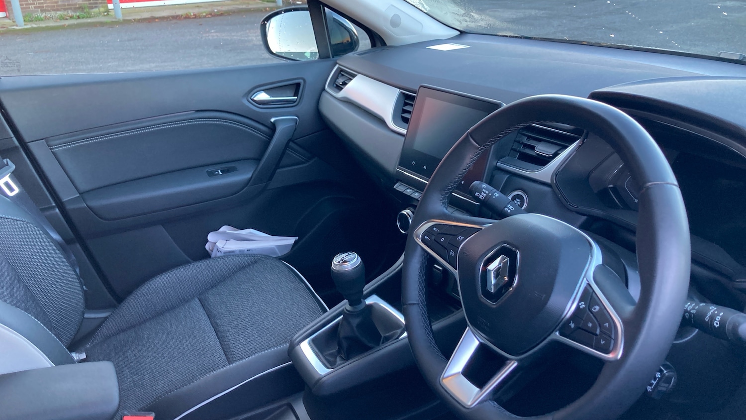 Used Renault Captur 2024 for sale - 76738671: Photo 30