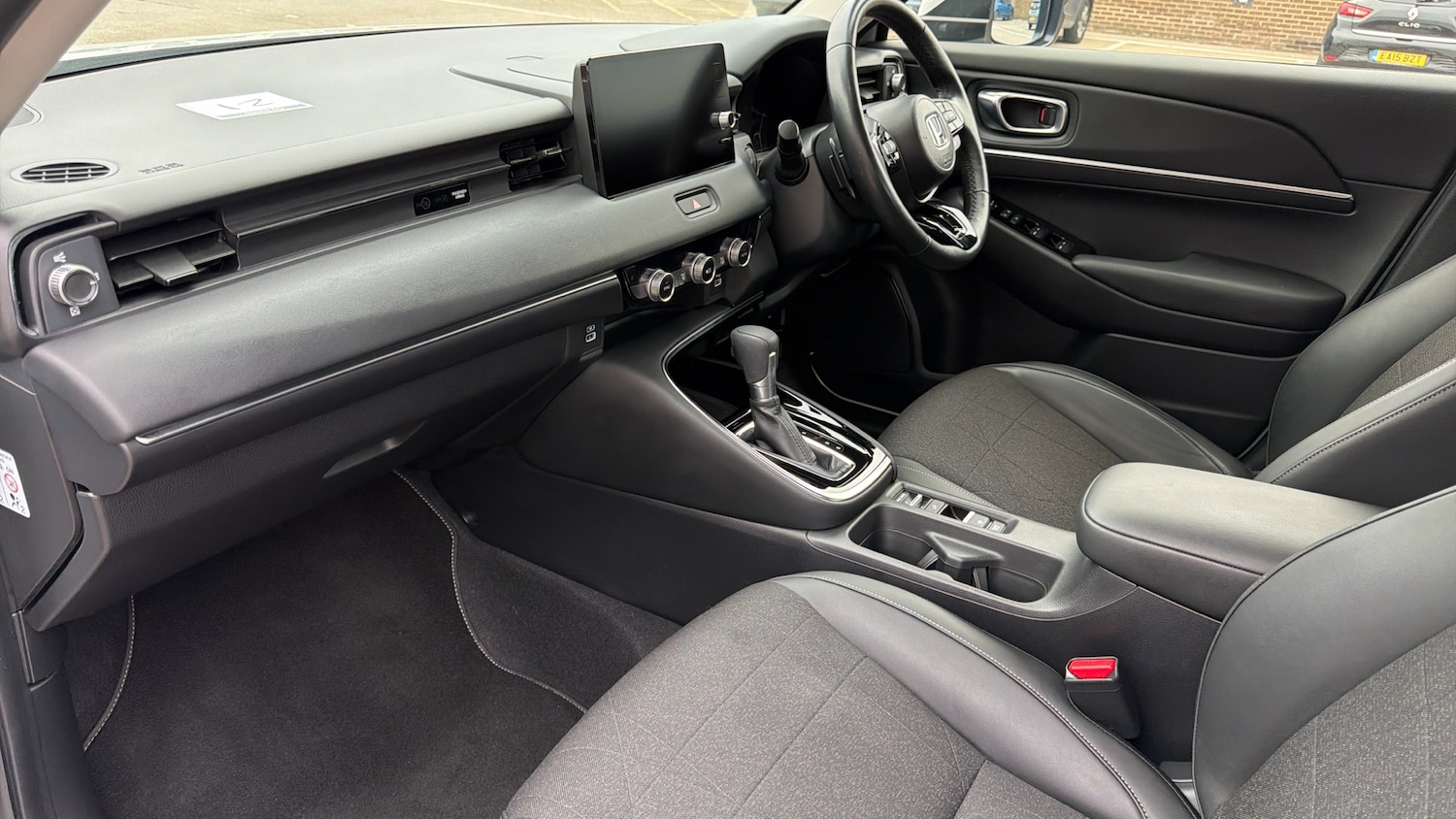 Used Honda HR-V 2024 for sale - 75975111: Photo 2