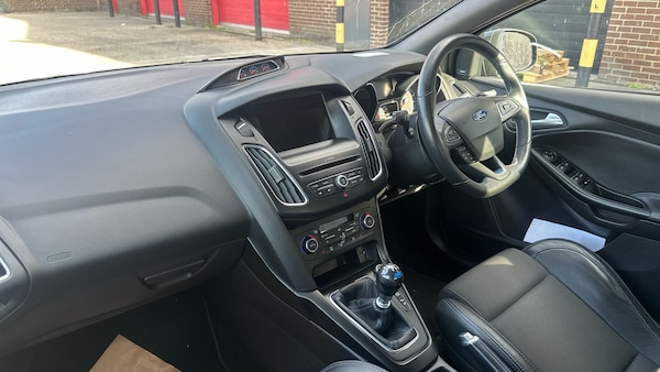Used Ford Focus 2017 for sale - 76233083: Photo 9