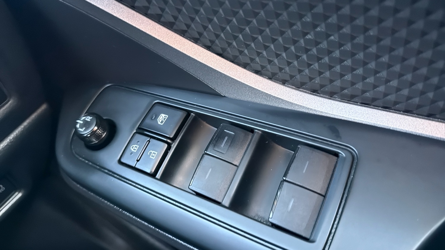 Used Toyota C-HR 2023 for sale - 77129426: Photo 27