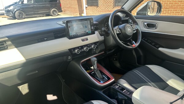 Used Honda HR-V 2022 for sale - 76027005: Photo 2