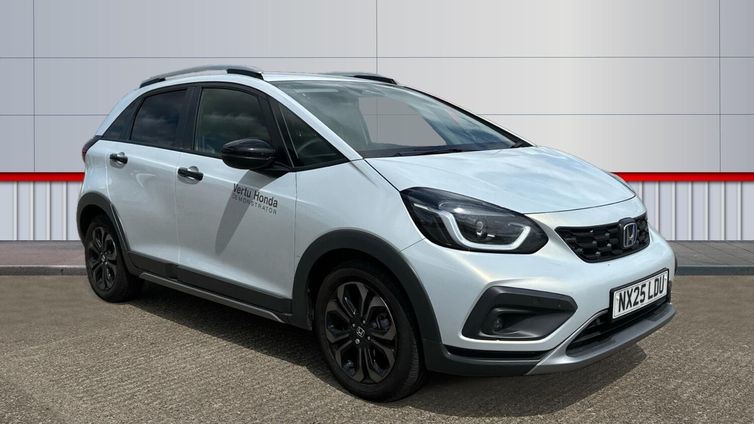 2025 Honda Jazz 1.5 i-MMD Hybrid Crosstar Advance 5dr eCVT Hybrid Hatchback Hatc - Picture 1 of 24