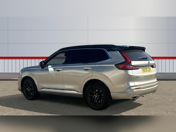 Used Honda CR-V 2025 for sale - 76115750: Photo 2