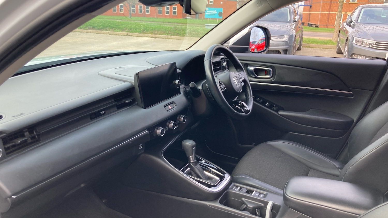 Used Honda HR-V 2023 for sale - 77681659: Photo 2