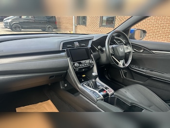 Used Honda Civic 2019 for sale - 76183161: Photo 2