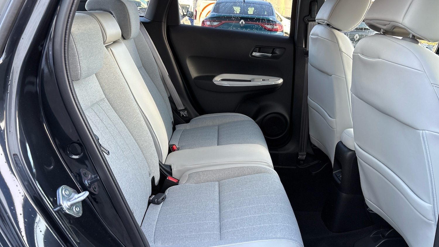 Used Honda Jazz 2023 for sale - 76882341: Photo 16