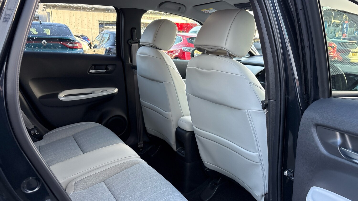 Used Honda Jazz 2023 for sale - 76882341: Photo 41