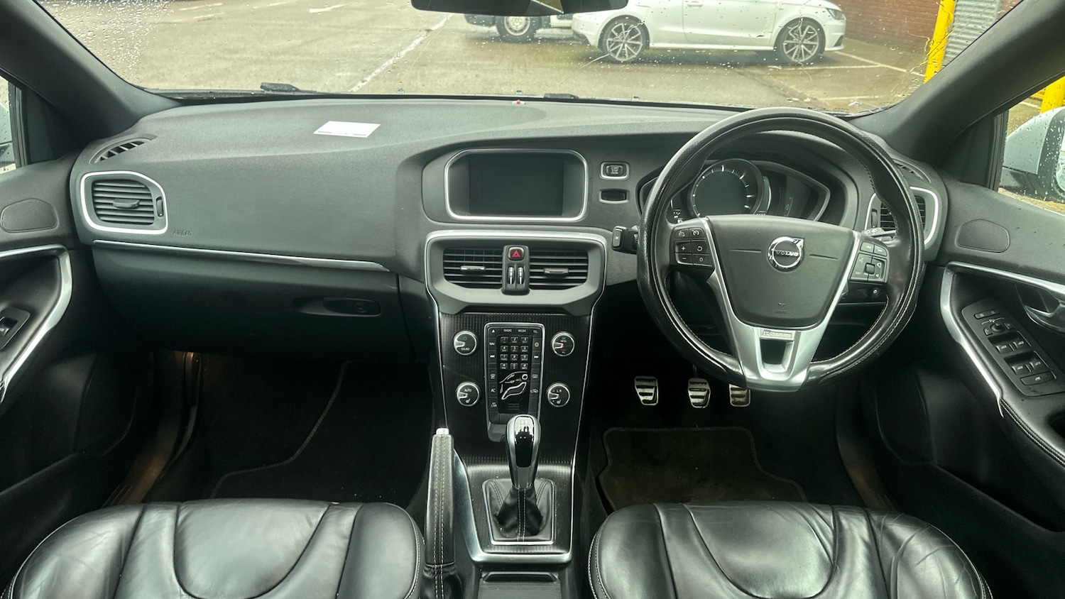 Used Volvo V40 2017 for sale - 76918137: Photo 10