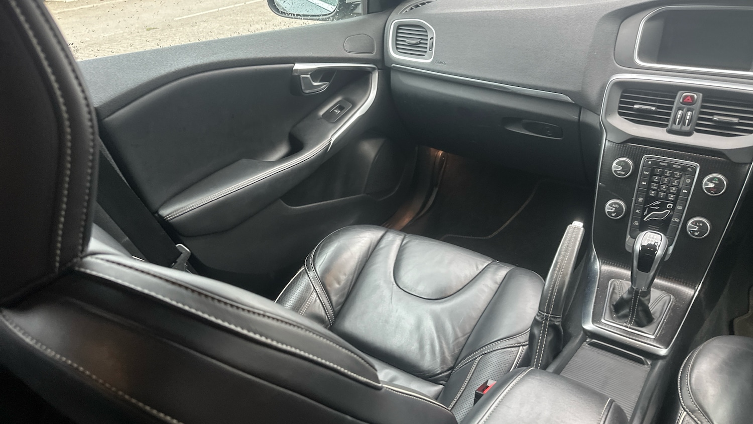 Used Volvo V40 2017 for sale - 76918137: Photo 14