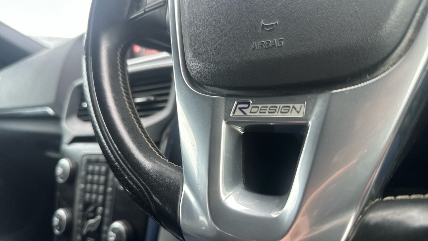 Used Volvo V40 2017 for sale - 76918137: Photo 29