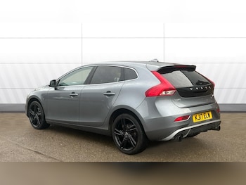 Used Volvo V40 2017 for sale - 76918137: Photo