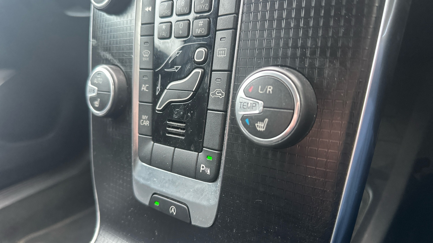 Used Volvo V40 2017 for sale - 76918137: Photo 30