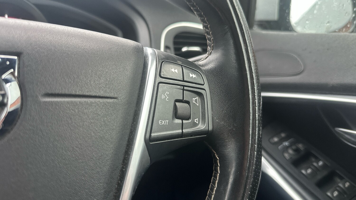 Used Volvo V40 2017 for sale - 76918137: Photo 33