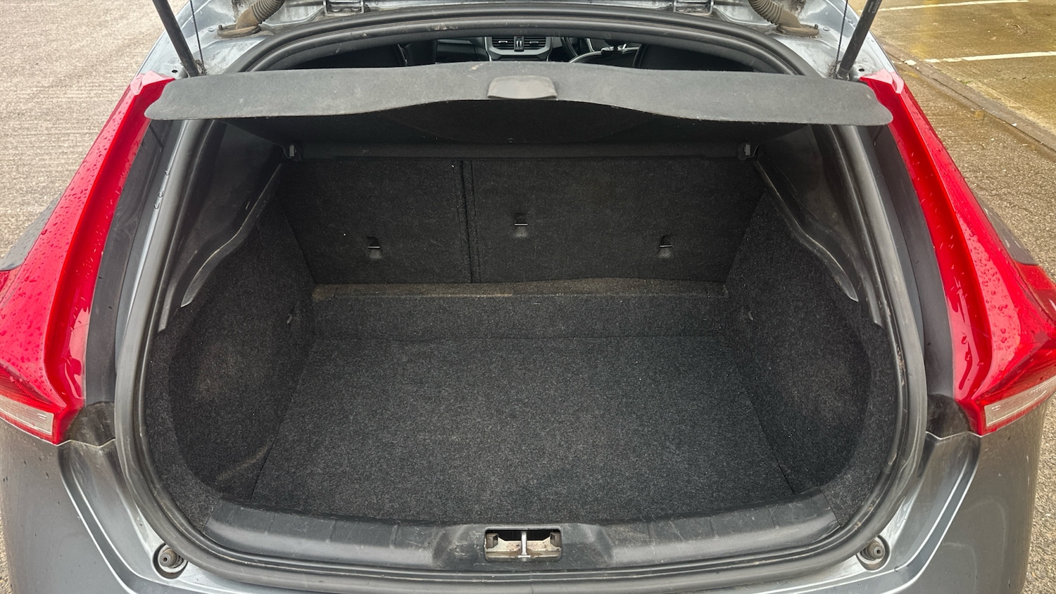 Used Volvo V40 2017 for sale - 76918137: Photo 4