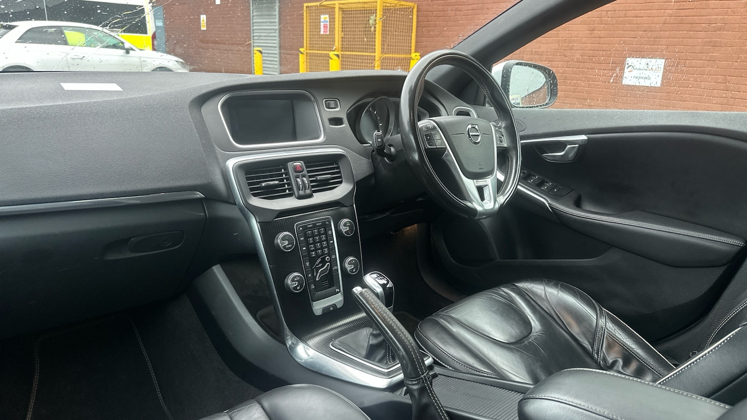 Used Volvo V40 2017 for sale - 76918137: Photo 9