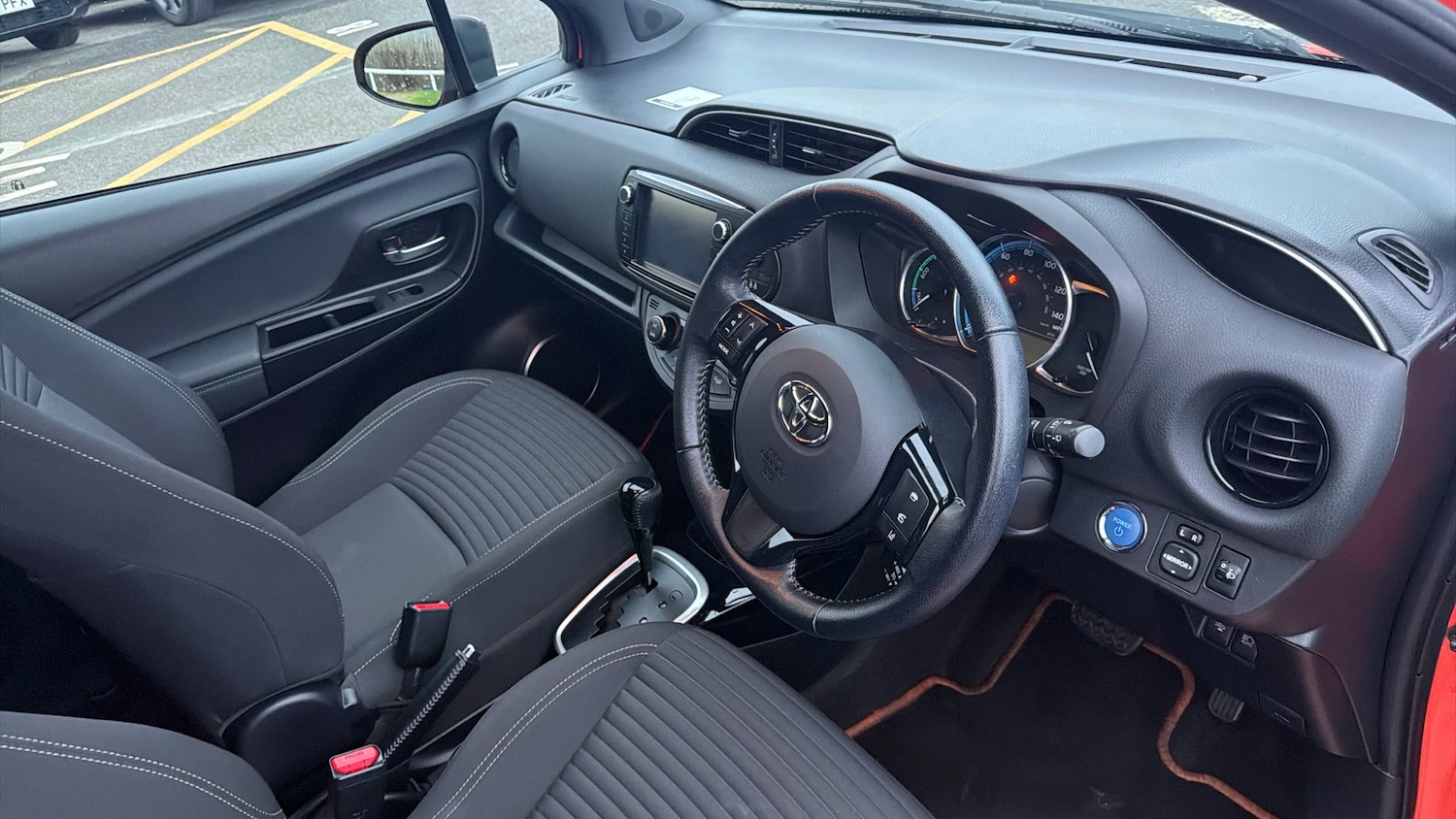Used Toyota Yaris 2016 for sale - 76968727: Photo 11