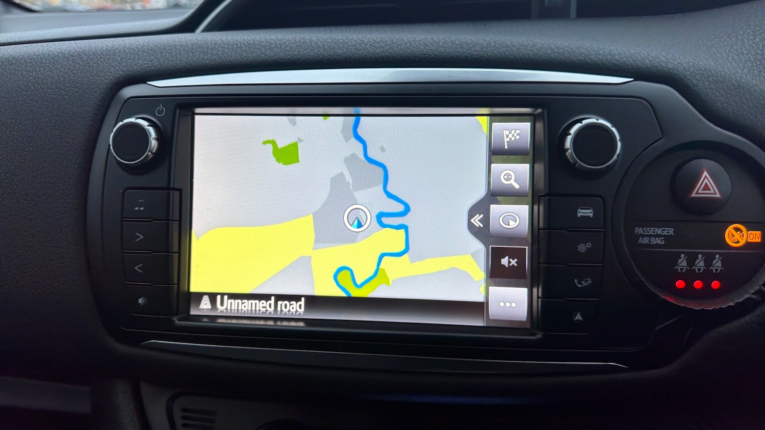 Used Toyota Yaris 2016 for sale - 76968727: Photo 12