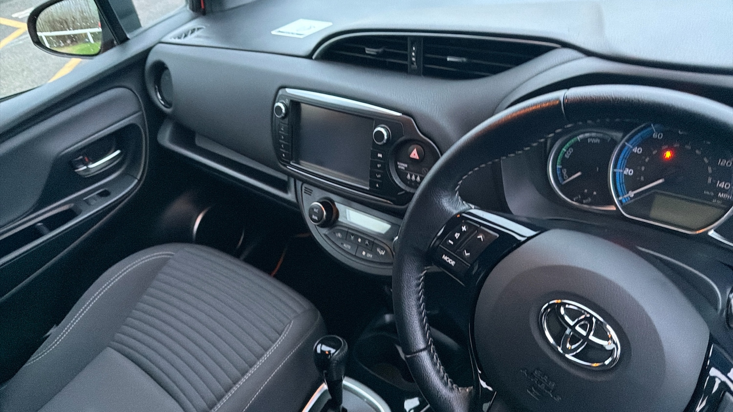 Used Toyota Yaris 2016 for sale - 76968727: Photo 14