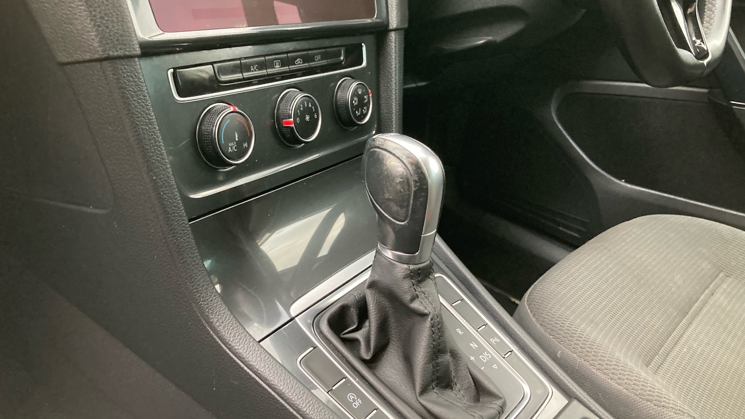 Used Volkswagen Golf 2019 for sale - 77063210: Photo 13