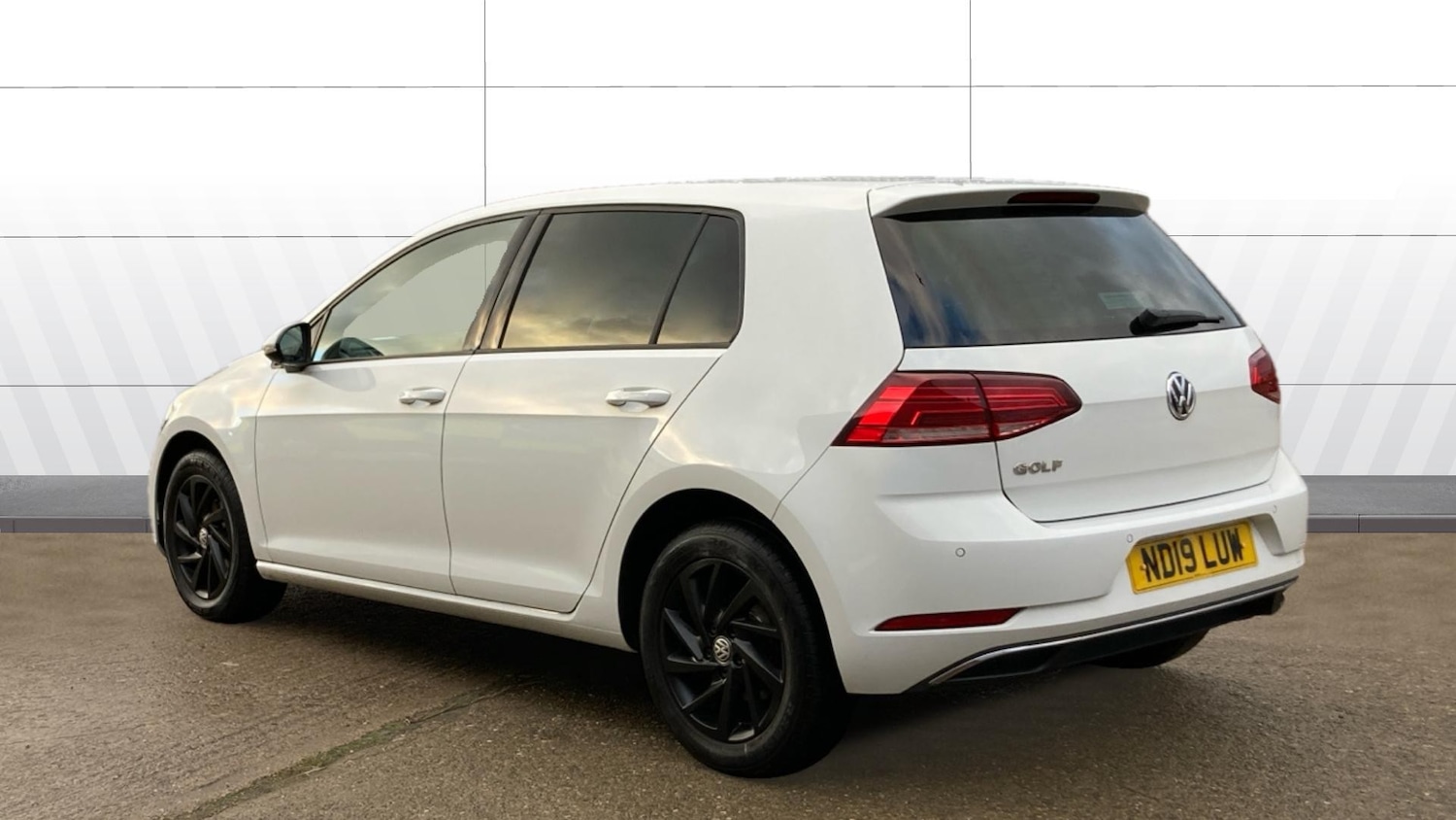 Used Volkswagen Golf 2019 for sale - 77063210: Photo 2