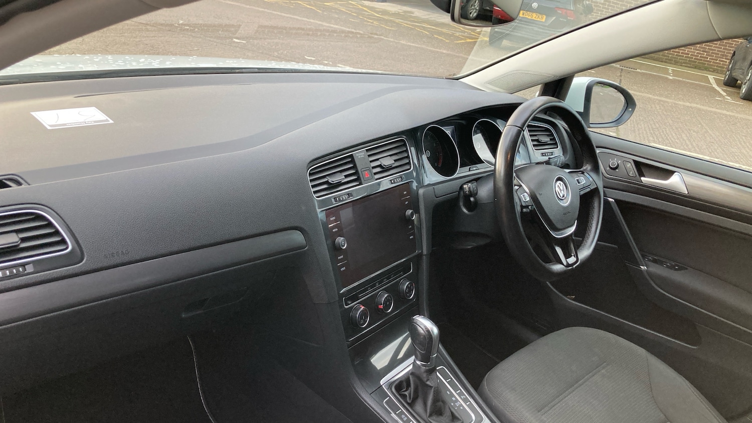 Used Volkswagen Golf 2019 for sale - 77063210: Photo 9