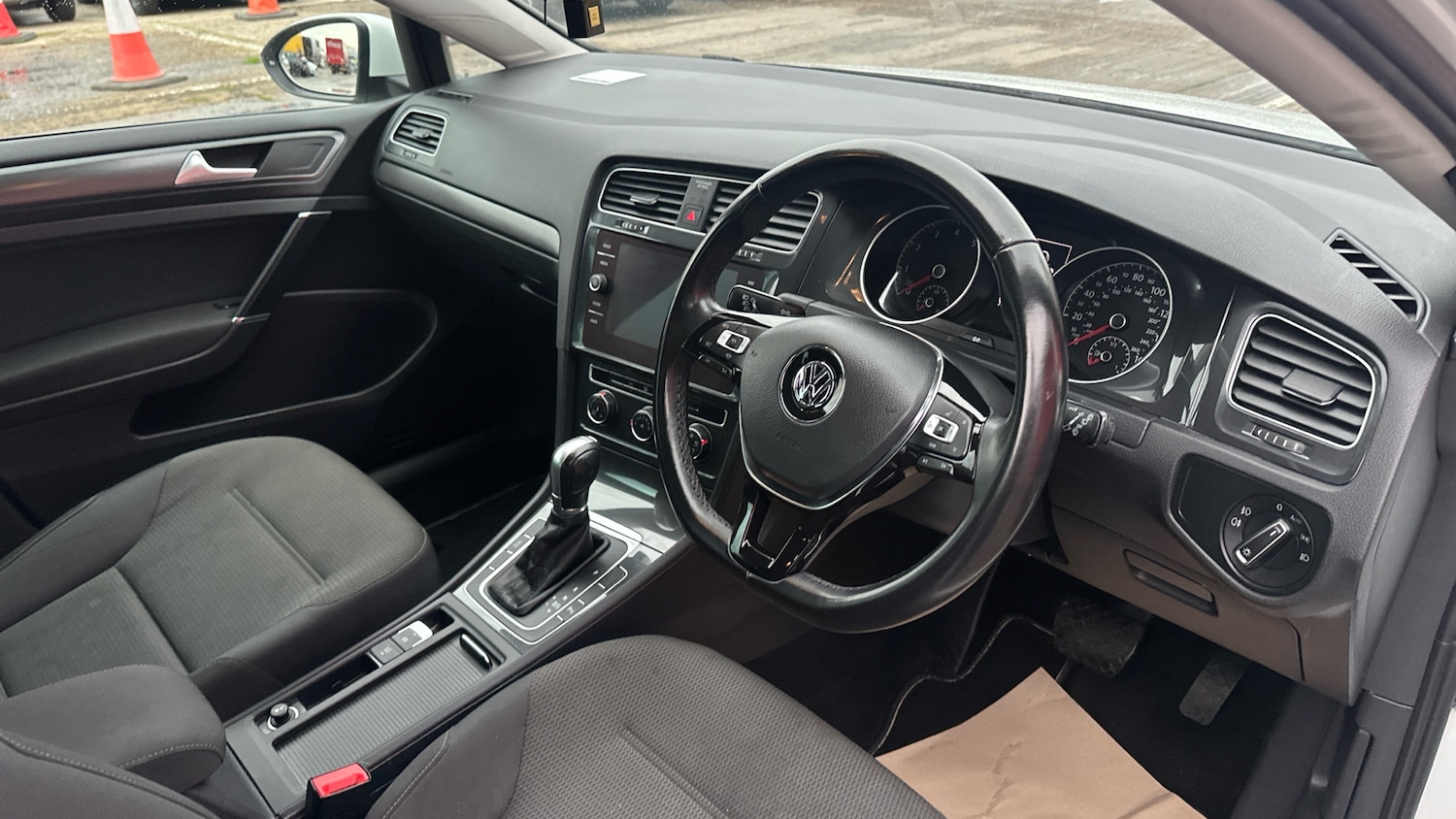 Used Volkswagen Golf 2019 for sale - 76684822: Photo 11