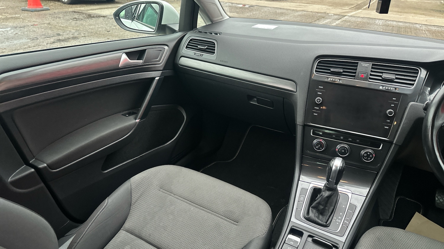 Used Volkswagen Golf 2019 for sale - 76684822: Photo 14