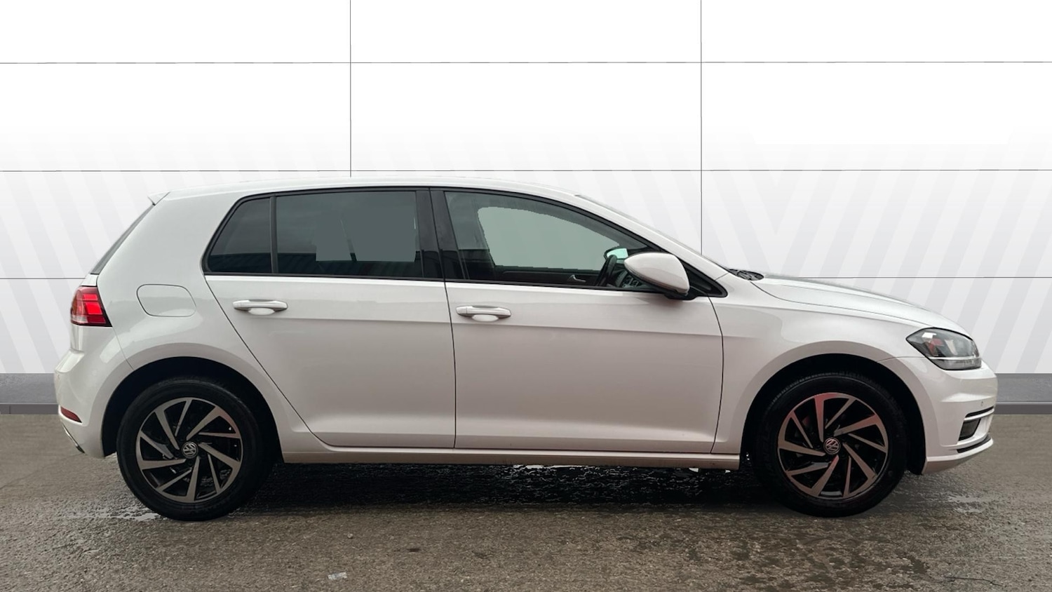 Used Volkswagen Golf 2019 for sale - 76684822: Photo 5