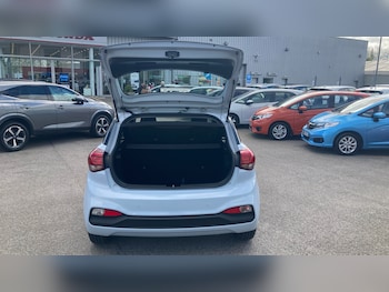 Used Hyundai i20 2020 for sale - 78325409: Photo