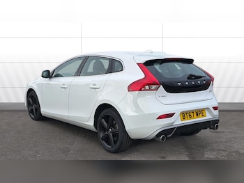 Used Volvo V40 2017 for sale - 77365091: Photo