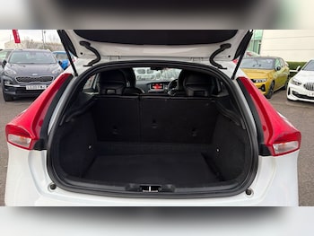 Used Volvo V40 2017 for sale - 77365091: Photo