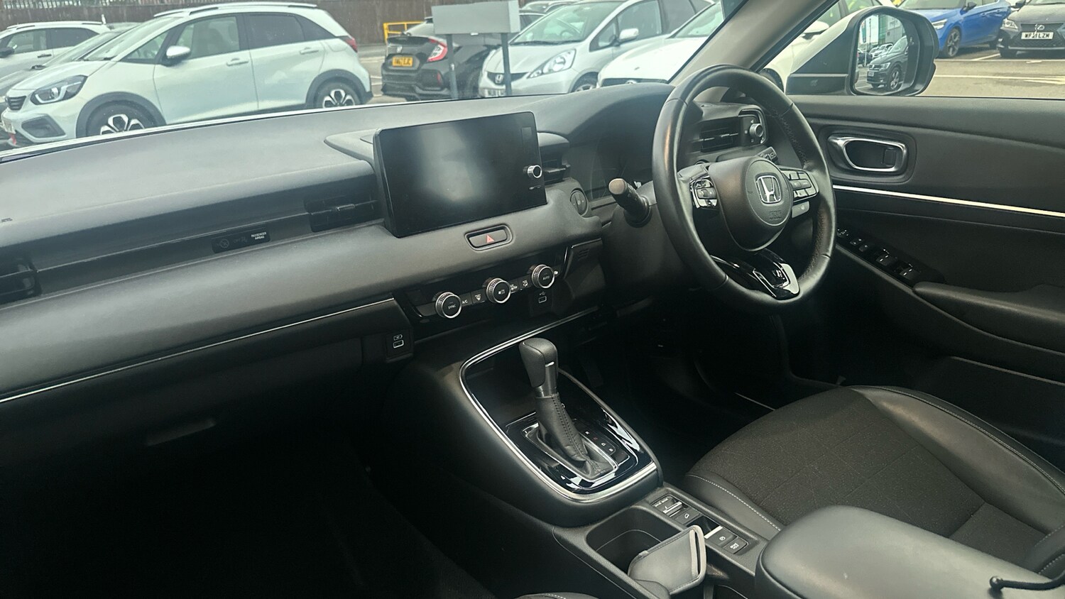 Used Honda HR-V 2022 for sale - 76102790: Photo 2