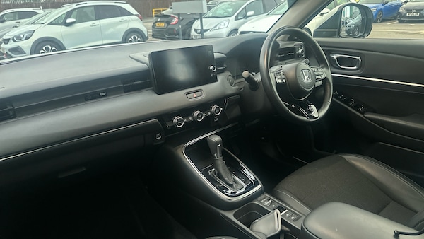 Used Honda HR-V 2022 for sale - 76102790: Photo 2