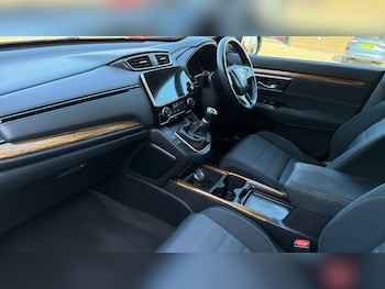 Used Honda CR-V 2018 for sale - 76065913: Photo 2