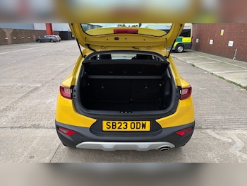 Used Kia Stonic 2023 for sale - 79548122: Photo