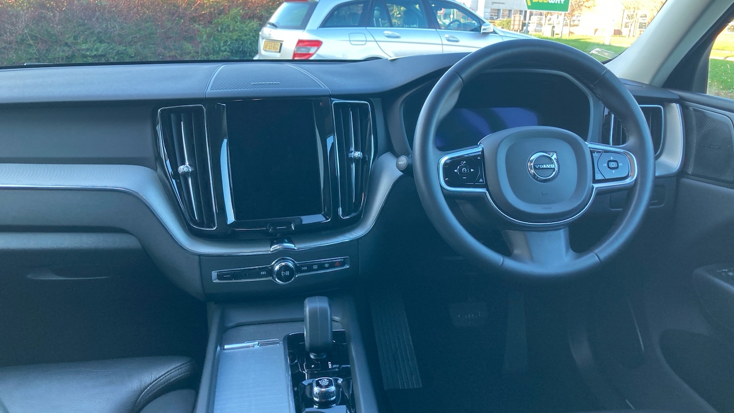 Used Volvo XC60 2023 for sale - 76882342: Photo 10