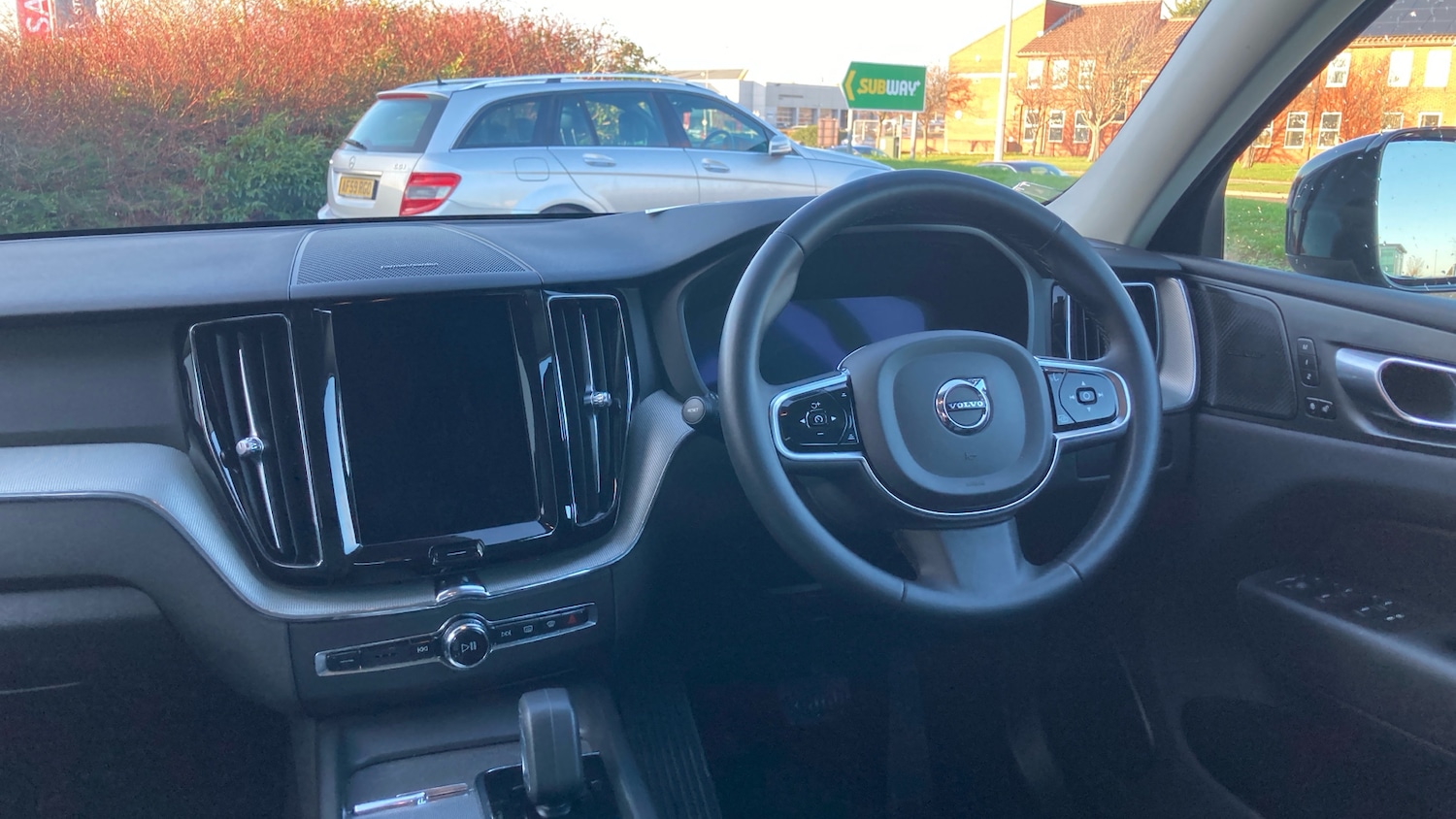 Used Volvo XC60 2023 for sale - 76882342: Photo 11