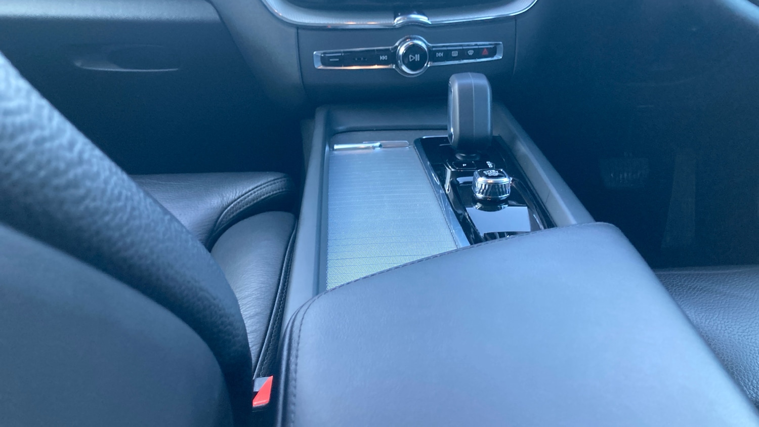 Used Volvo XC60 2023 for sale - 76882342: Photo 13