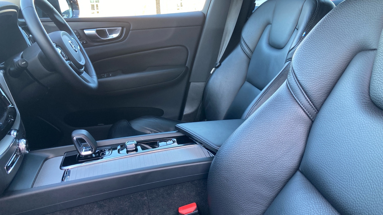 Used Volvo XC60 2023 for sale - 76882342: Photo 25