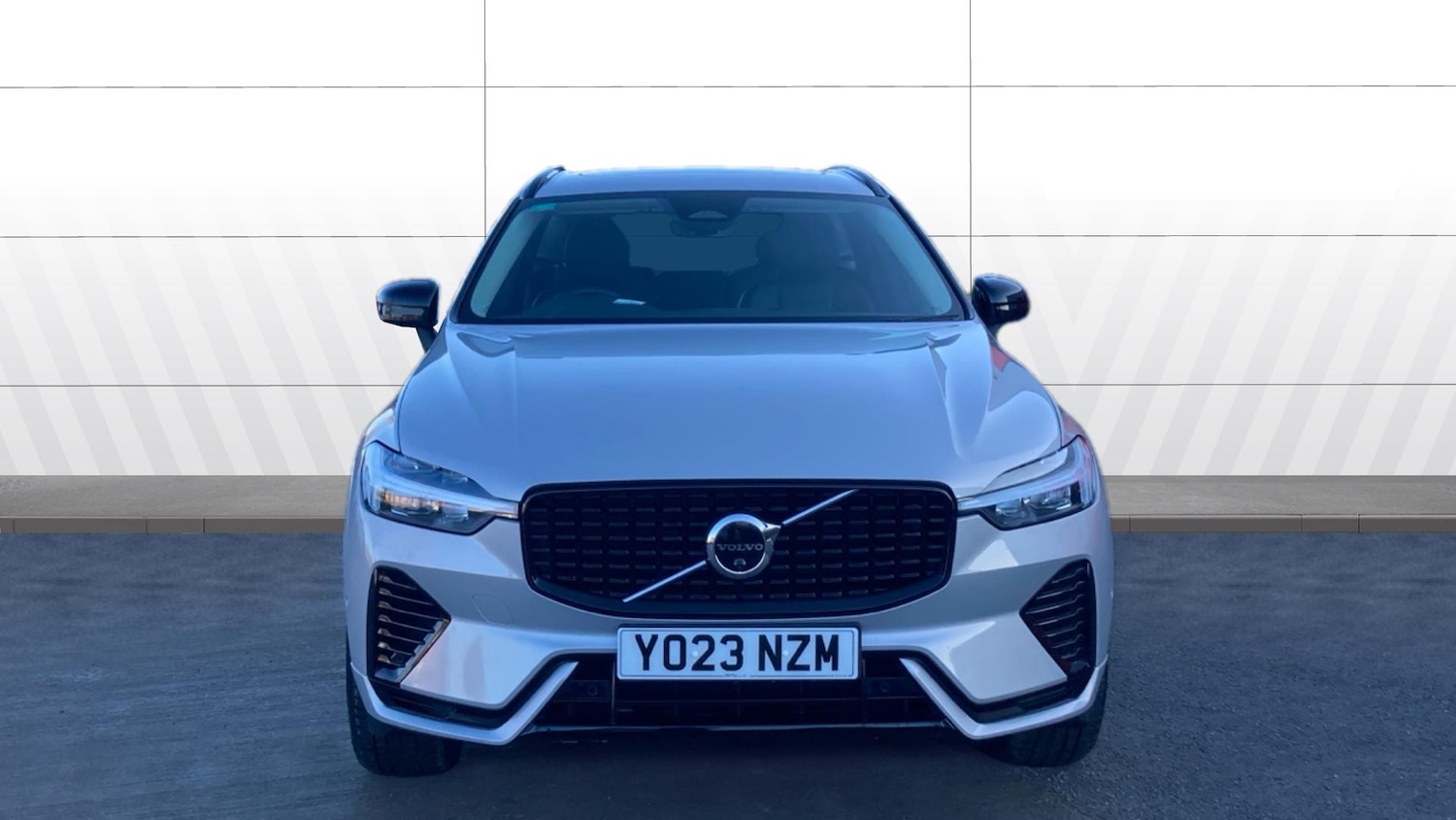 Used Volvo XC60 2023 for sale - 76882342: Photo 3