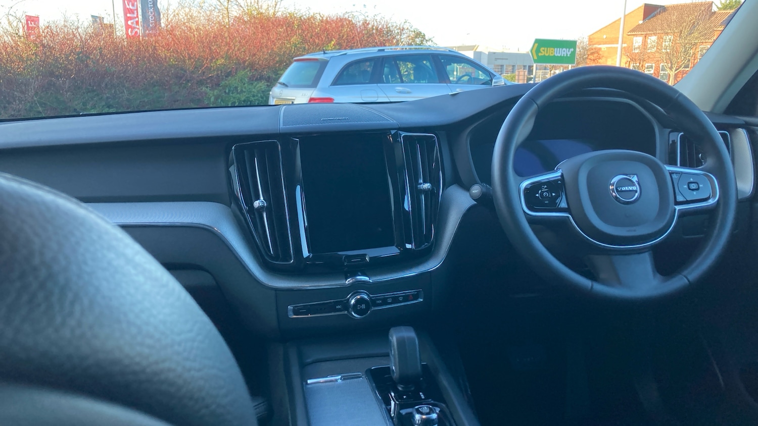 Used Volvo XC60 2023 for sale - 76882342: Photo 31