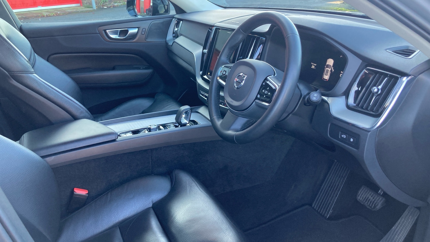 Used Volvo XC60 2023 for sale - 76882342: Photo 32