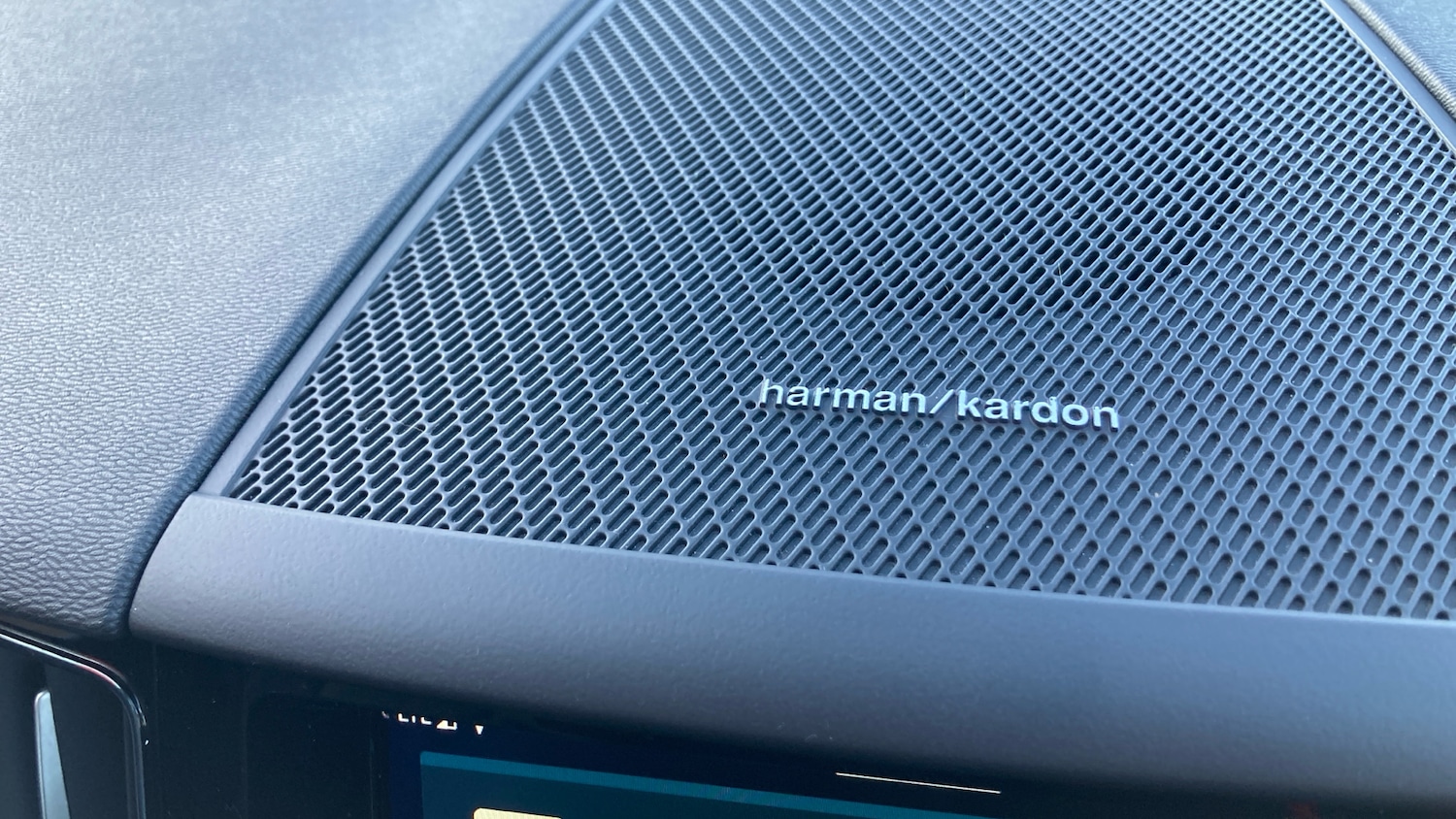 Used Volvo XC60 2023 for sale - 76882342: Photo 48