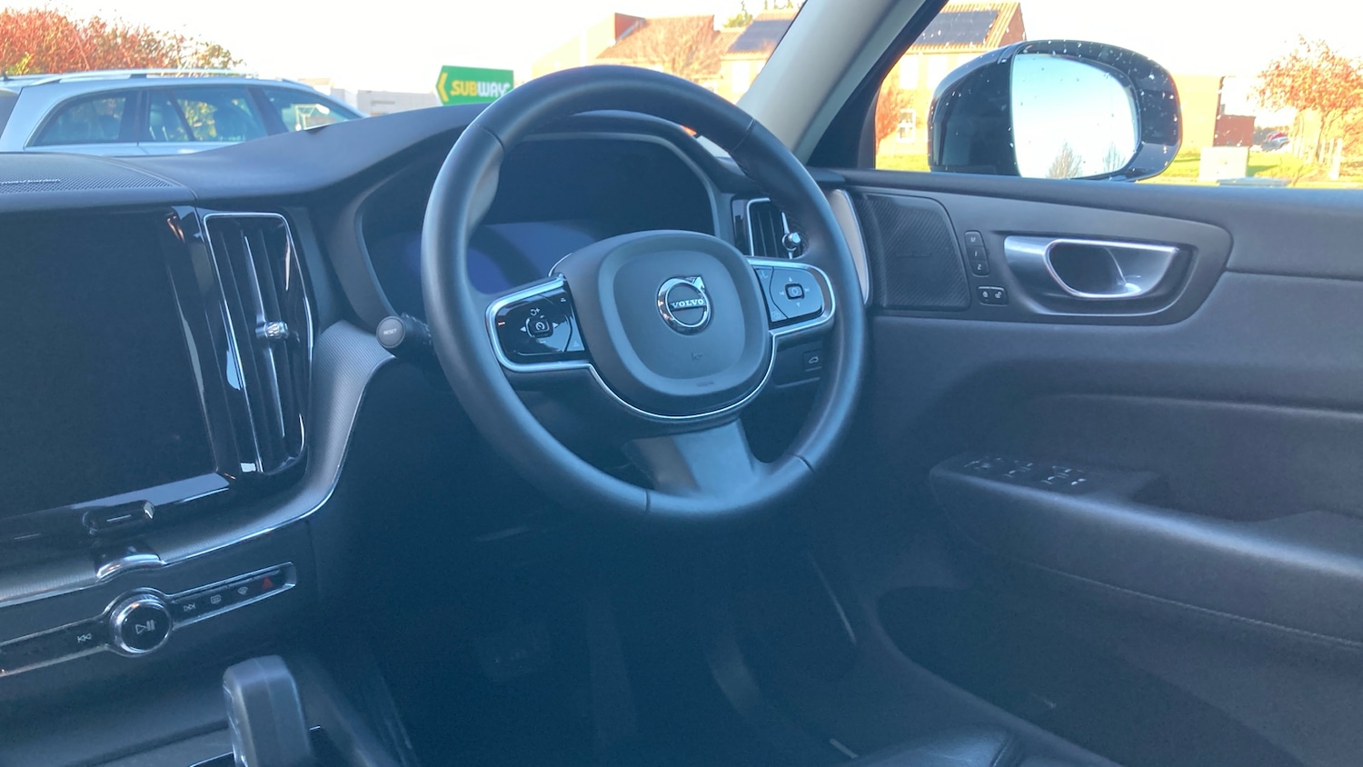 Used Volvo XC60 2023 for sale - 76882342: Photo 9