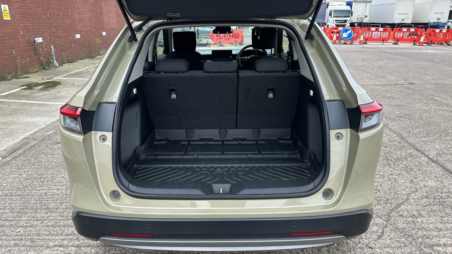 2023 Honda HR-V 1.5 eHEV Elegance 5dr CVT Hybrid Hatchback Hatchback Hybrid Auto - Picture 4 of 24